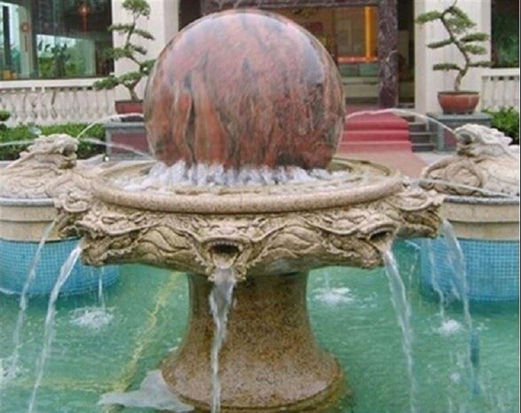 Ball Water Fontanas