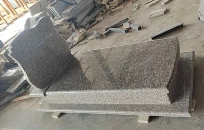 G664 Granito Lenkijos paminklas antkapiui