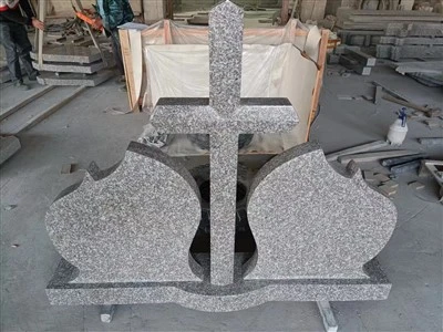 G664 Granito kryžiaus antkapis
